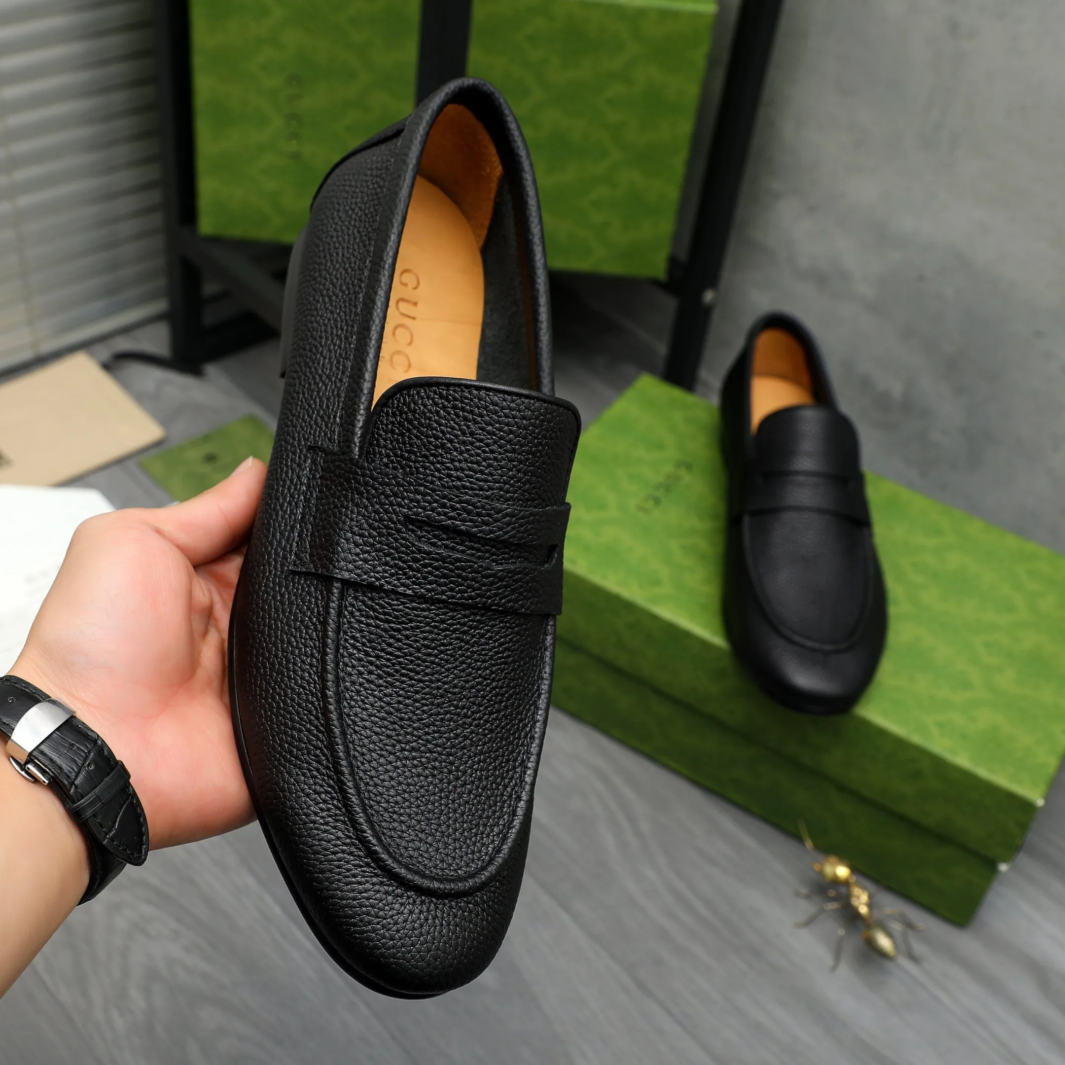 Men's shoes 💰500 product trademark: GUCCI "Gucci" business slip-on leather shoes. Regular size: 38-44 (37.45.46 custom-made, non-returnable) Product materials: Selected pebbled cowhide upper, cowhide insole, original outsole